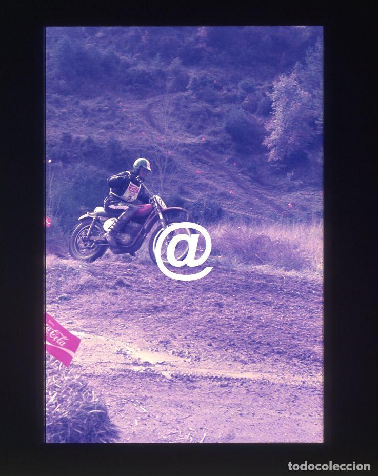 Fotograf&iacute;a antigua: DIAPOSITIVA COLOR CARRERA MOTOCROSS BERGA A&Ntilde;O 1972 MOTO MOTOCICLETA CATALUNYA