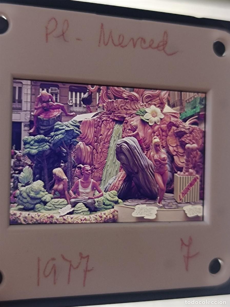Fotograf&iacute;a antigua: DIAPOSITIVA FALLAS DE VALENCIA 1977 FALLA PLAZA DE LA MERCED