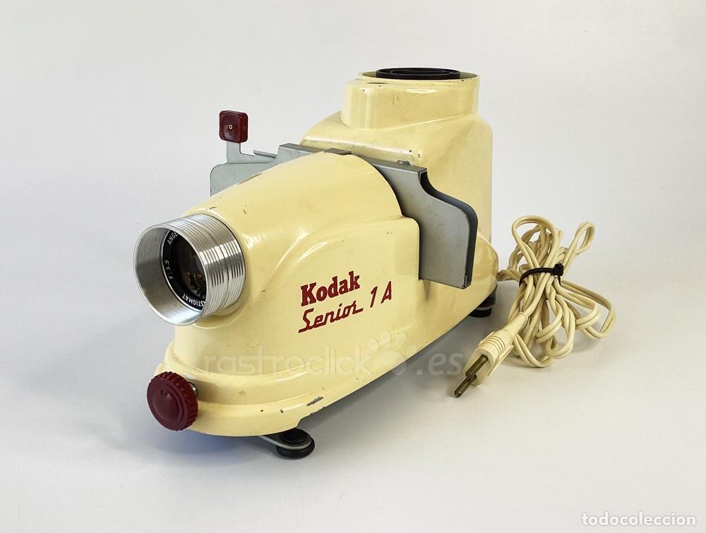 Fotograf&iacute;a antigua: Proyector de diapositivas Kodak Senior 1A A&ntilde;os 50 Funcionando