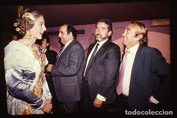 Fotografia antiga: Diapositiva original Joan Lerma, Jose Oneto, Joan Monleon, Fallera Valencia a&ntilde;os 90