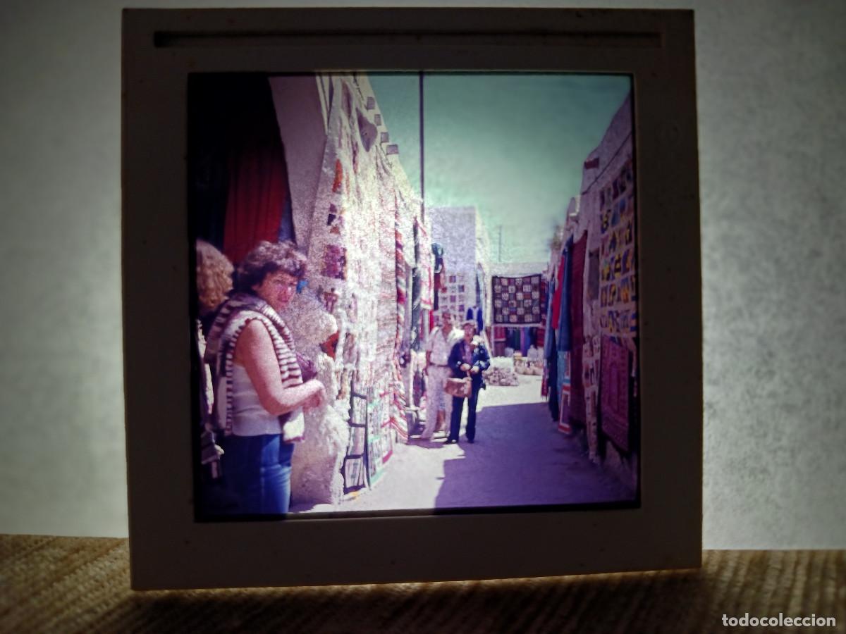 Fotograf&iacute;a antigua: antigua diapositiva 7 x 7 cm. interior de marruecos, rif, turistas