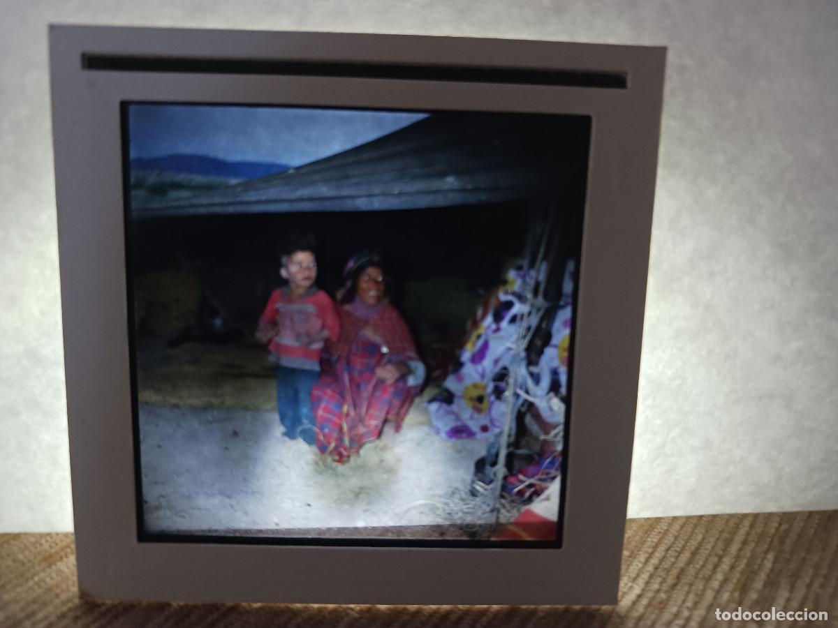 Fotograf&iacute;a antigua: antigua diapositiva 7 x 7 cm. indigenas, haima en el desierto, marruecos nocturno