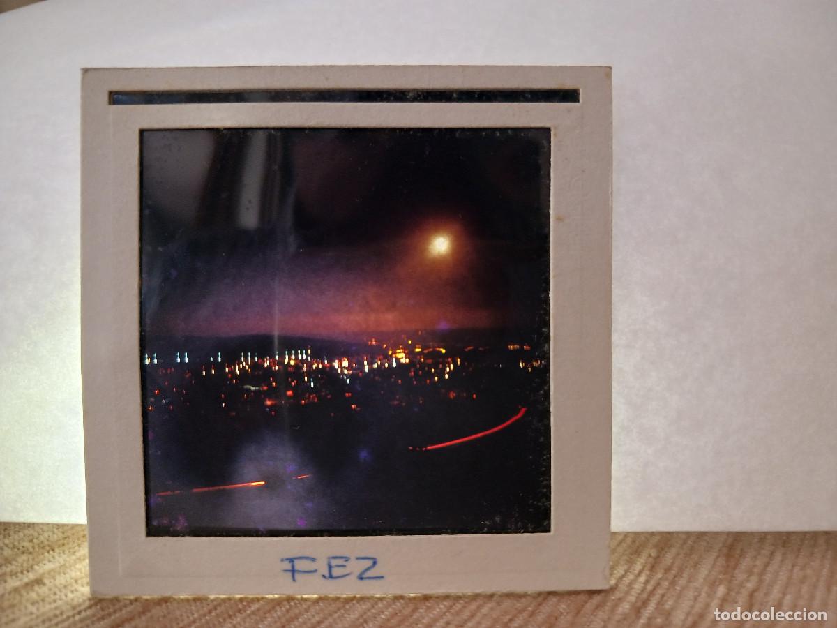 Fotograf&iacute;a antigua: antigua diapositiva 7 x 7 cm. vista nocturna de fez, marruecos