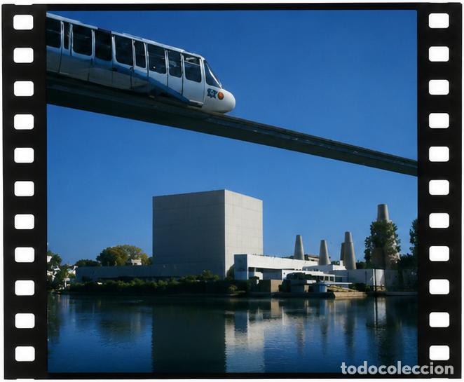 Fotograf&iacute;a antigua: Antigua diapositiva sin enmarcar de 60 x 50 - Pabell&oacute;n de Espa&ntilde;a y monorrail - Expo 92 (1992)