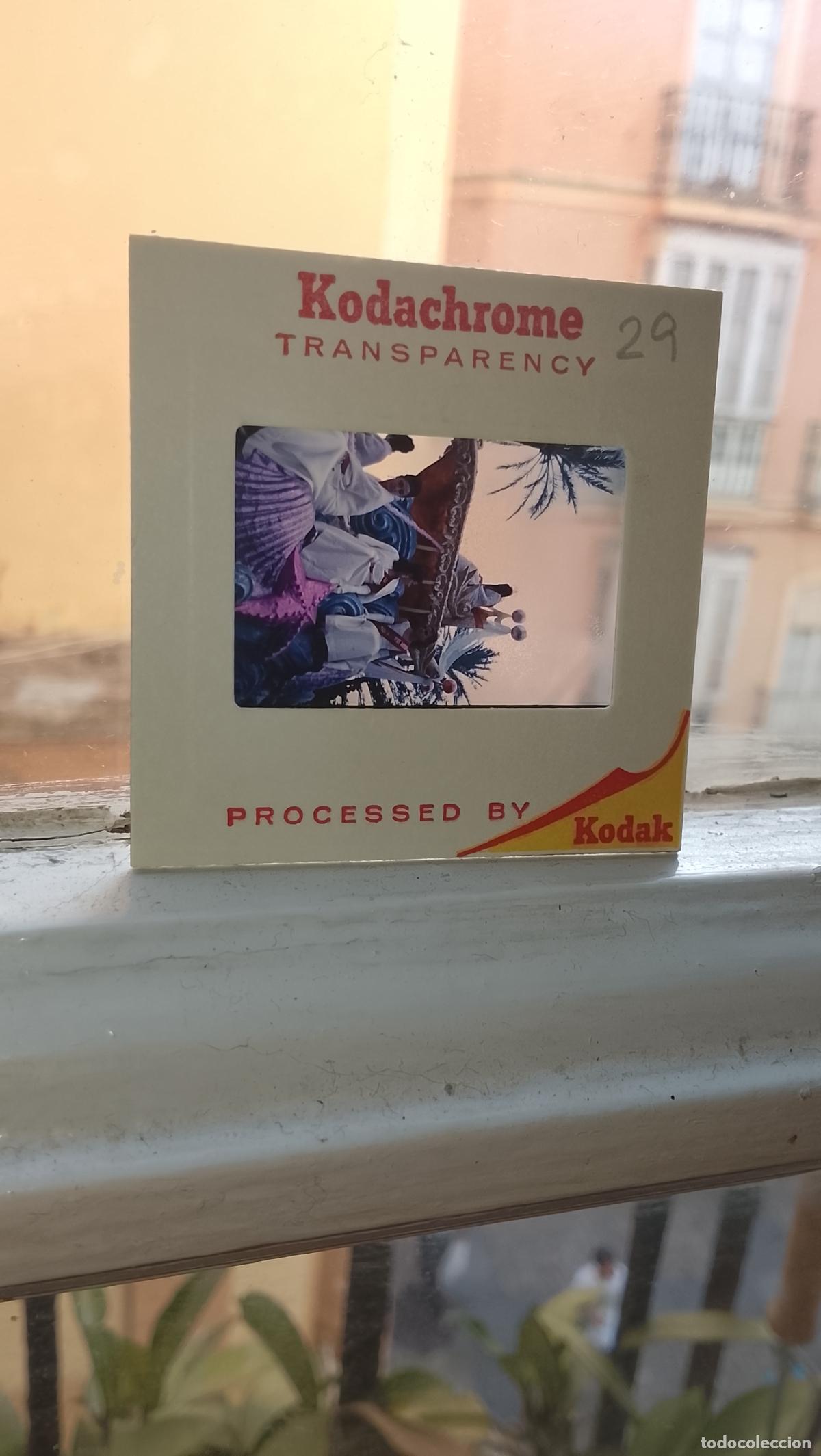 Fotograf&iacute;a antigua: DIAPOSITIVA HAGA SU OFERTA FIESTAS TIPICAS 1968 CARNAVAL DE CADIZ CABALGATA KODACHROME TRANSPARENCY