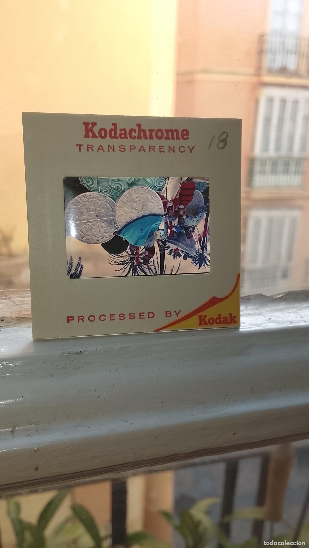 Fotograf&iacute;a antigua: DIAPOSITIVA HAGA SU OFERTA FIESTAS TIPICAS 1968 CARNAVAL DE CADIZ CABALGATA KODACHROME TRANSPARENCY