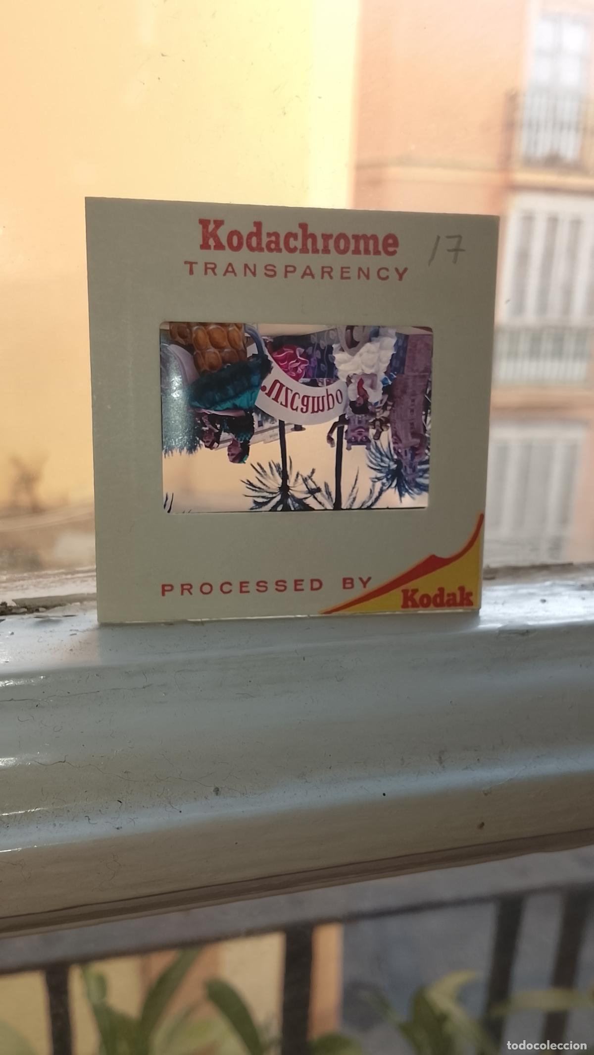 Fotograf&iacute;a antigua: DIAPOSITIVA HAGA SU OFERTA FIESTAS TIPICAS 1968 CARNAVAL DE CADIZ CABALGATA KODACHROME TRANSPARENCY