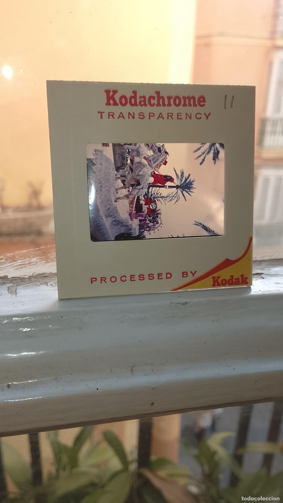 Fotograf&iacute;a antigua: DIAPOSITIVA HAGA SU OFERTA FIESTAS TIPICAS 1968 CARNAVAL DE CADIZ CABALGATA KODACHROME TRANSPARENCY