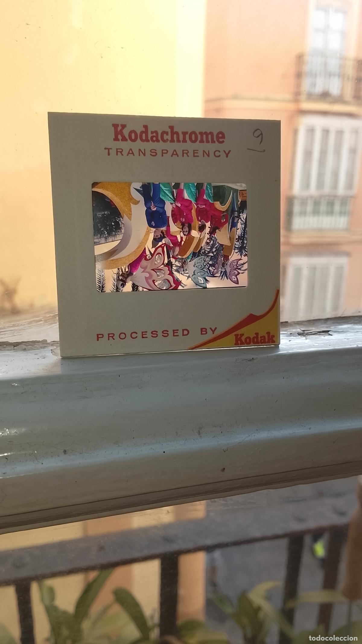 Fotograf&iacute;a antigua: DIAPOSITIVA HAGA SU OFERTA FIESTAS TIPICAS 1968 CARNAVAL DE CADIZ CABALGATA KODACHROME TRANSPARENCY