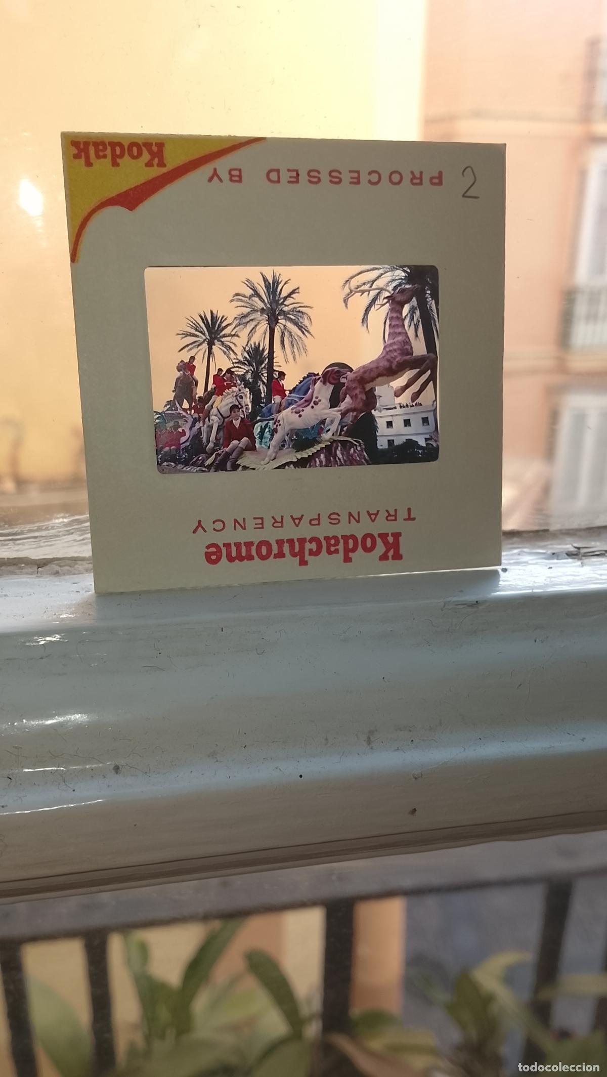 Fotograf&iacute;a antigua: DIAPOSITIVA HAGA SU OFERTA FIESTAS TIPICAS 1968 CARNAVAL DE CADIZ CABALGATA KODACHROME TRANSPARENCY