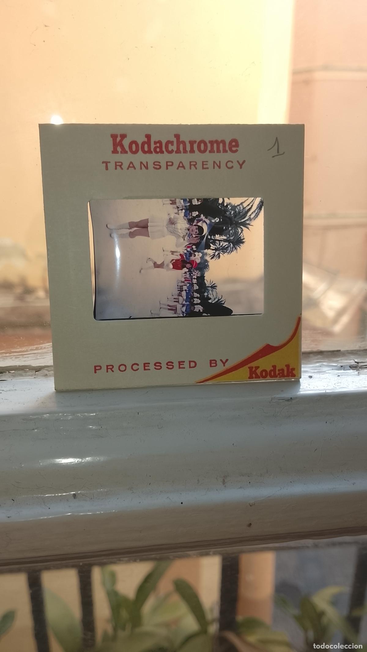 Fotograf&iacute;a antigua: DIAPOSITIVA HAGA SU OFERTA FIESTAS TIPICAS 1968 CARNAVAL DE CADIZ CABALGATA KODACHROME TRANSPARENCY
