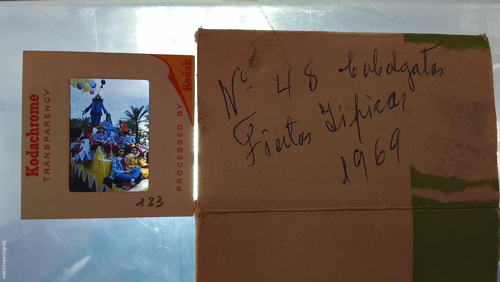 Fotograf&iacute;a antigua: DIAPOSITIVA HAGA SU OFERTA FIESTAS TIPICAS 1969 CARNAVAL DE CADIZ CABALGATA
