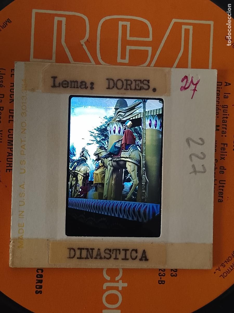 Fotograf&iacute;a antigua: DIAPOSITIVA HAGA SU OFERTA FIESTAS TIPICAS 1967 CARNAVAL DE CADIZ CABALGATA AGRUPACIONES DESFILES