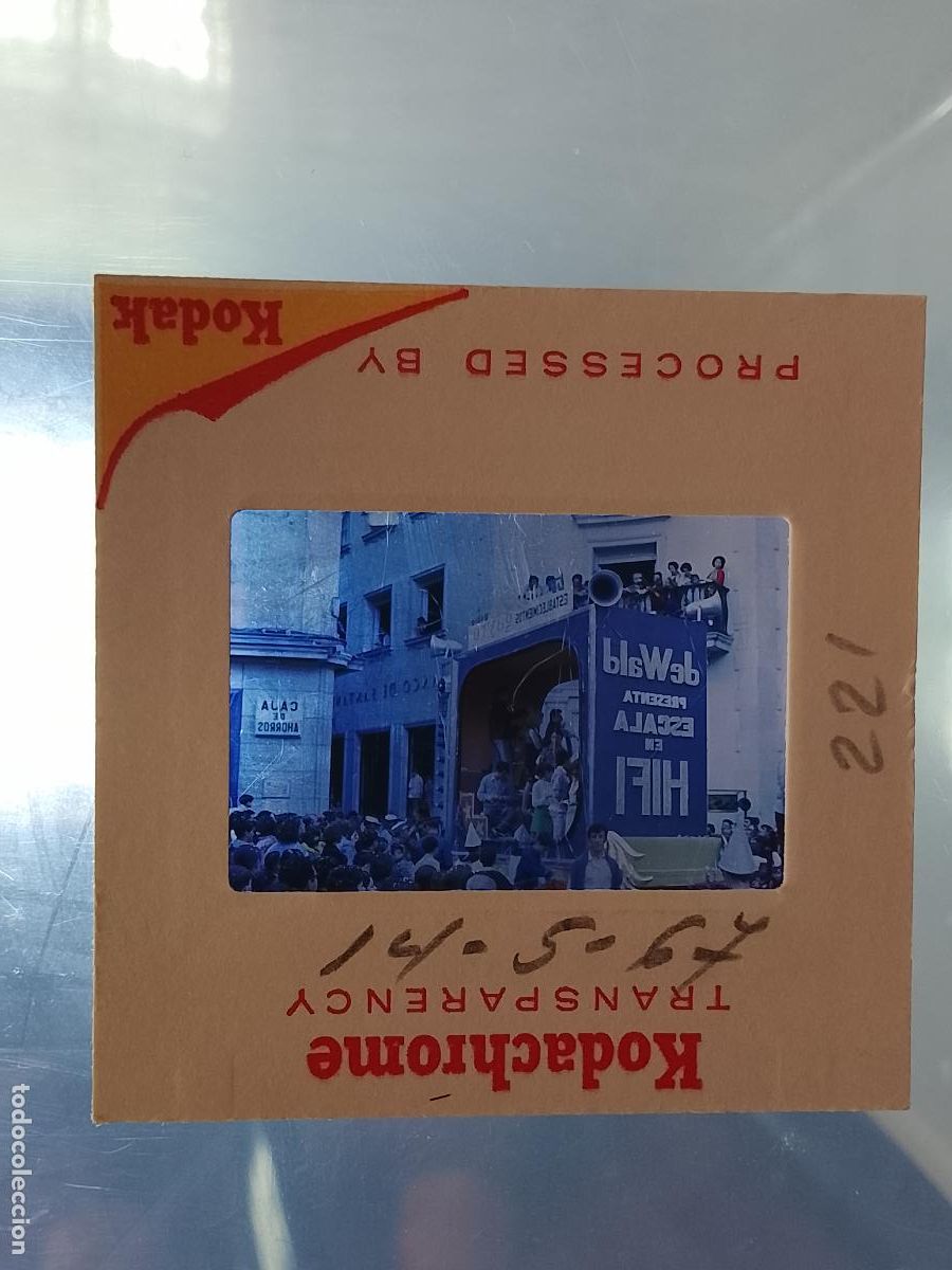 Fotograf&iacute;a antigua: DIAPOSITIVA HAGA SU OFERTA FIESTAS TIPICAS 1967 CARNAVAL DE CADIZ CABALGATA AGRUPACIONES DESFILES