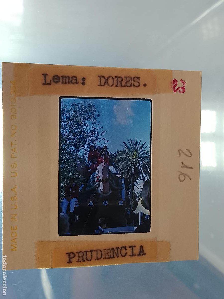 Fotograf&iacute;a antigua: DIAPOSITIVA HAGA SU OFERTA FIESTAS TIPICAS 1967 CARNAVAL DE CADIZ CABALGATA AGRUPACIONES DESFILES