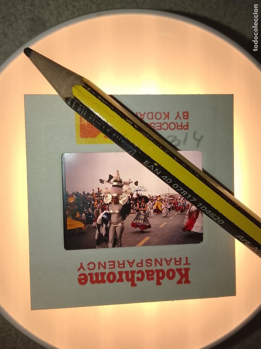 Fotograf&iacute;a antigua: DIAPOSITIVA HAGA SU OFERTA FIESTAS TIPICAS a&ntilde;os 60/70 CARNAVAL CADIZ CABALGATA AGRUPACIONES DESFILES