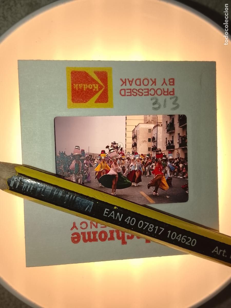 Fotograf&iacute;a antigua: DIAPOSITIVA HAGA SU OFERTA FIESTAS TIPICAS a&ntilde;os 60/70 CARNAVAL CADIZ CABALGATA AGRUPACIONES DESFILES