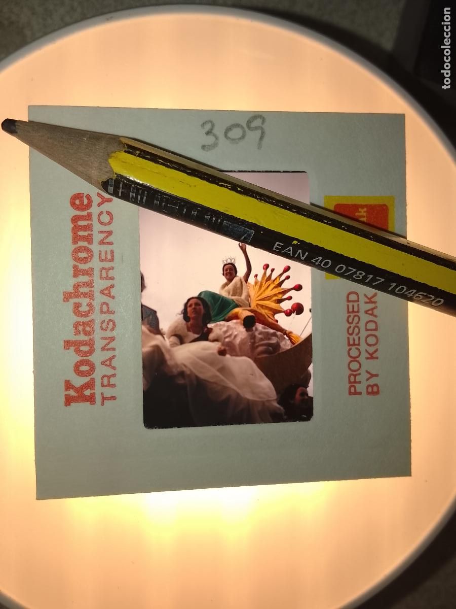 Fotograf&iacute;a antigua: DIAPOSITIVA HAGA SU OFERTA FIESTAS TIPICAS a&ntilde;os 60/70 CARNAVAL CADIZ CABALGATA AGRUPACIONES DESFILES