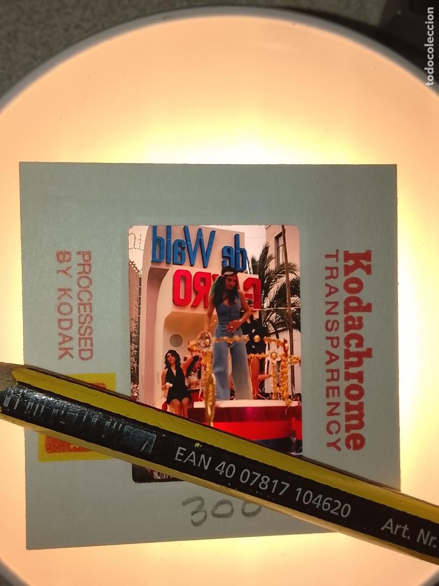 Fotograf&iacute;a antigua: DIAPOSITIVA HAGA SU OFERTA FIESTAS TIPICAS a&ntilde;os 60/70 CARNAVAL CADIZ CABALGATA AGRUPACIONES DESFILES