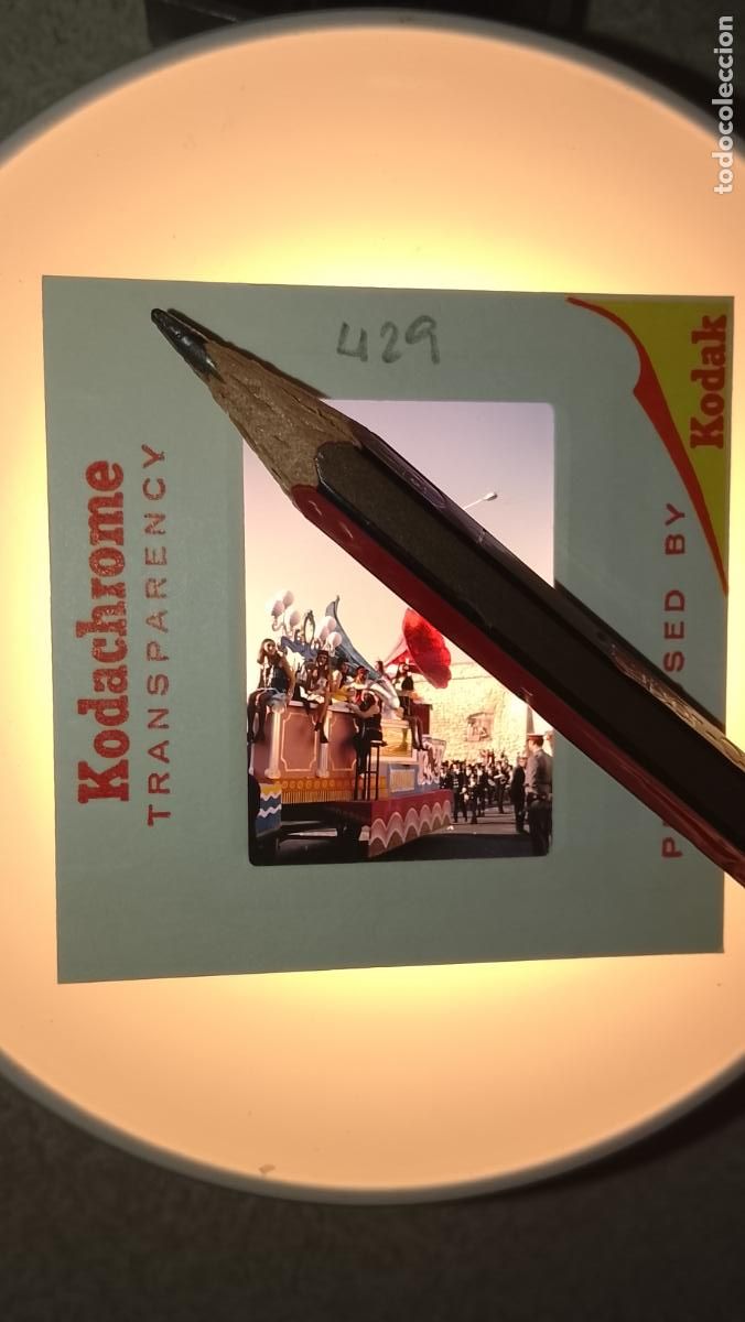 Fotografia antica: DIAPOSITIVA HAGA SU OFERTA FIESTAS TIPICAS a&ntilde;os 60/70 CARNAVAL CADIZ CABALGATA AGRUPACIONES DESFILES