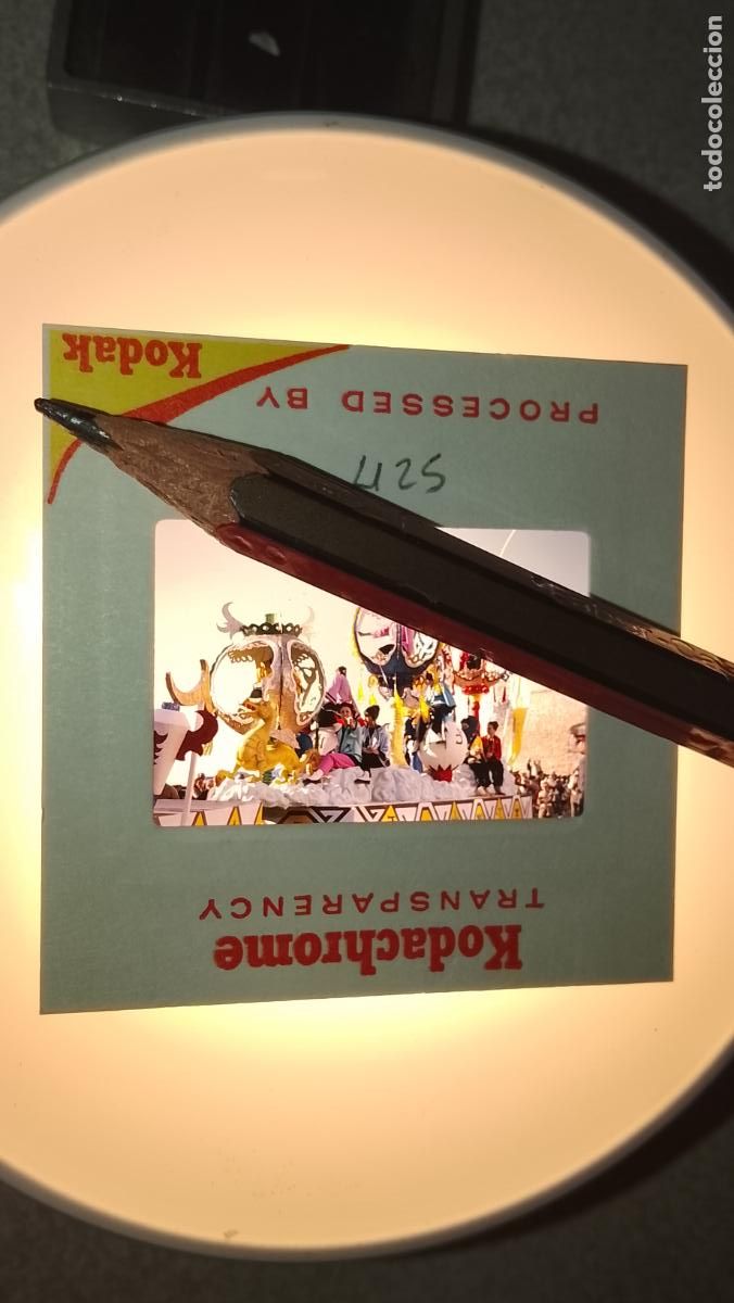 Fotografia antica: DIAPOSITIVA HAGA SU OFERTA FIESTAS TIPICAS a&ntilde;os 60/70 CARNAVAL CADIZ CABALGATA AGRUPACIONES DESFILES