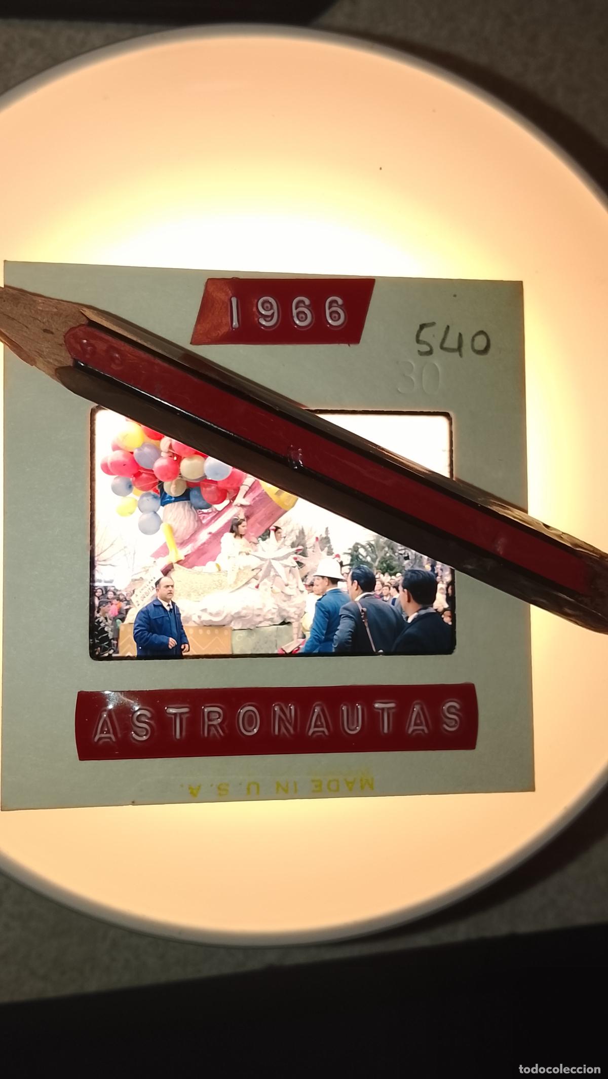 Fotograf&iacute;a antigua: DIAPOSITIVA HAGA SU OFERTA FIESTAS TIPICAS a&ntilde;os 1966 CARNAVAL CADIZ CABALGATA AGRUPACIONES DESFILES