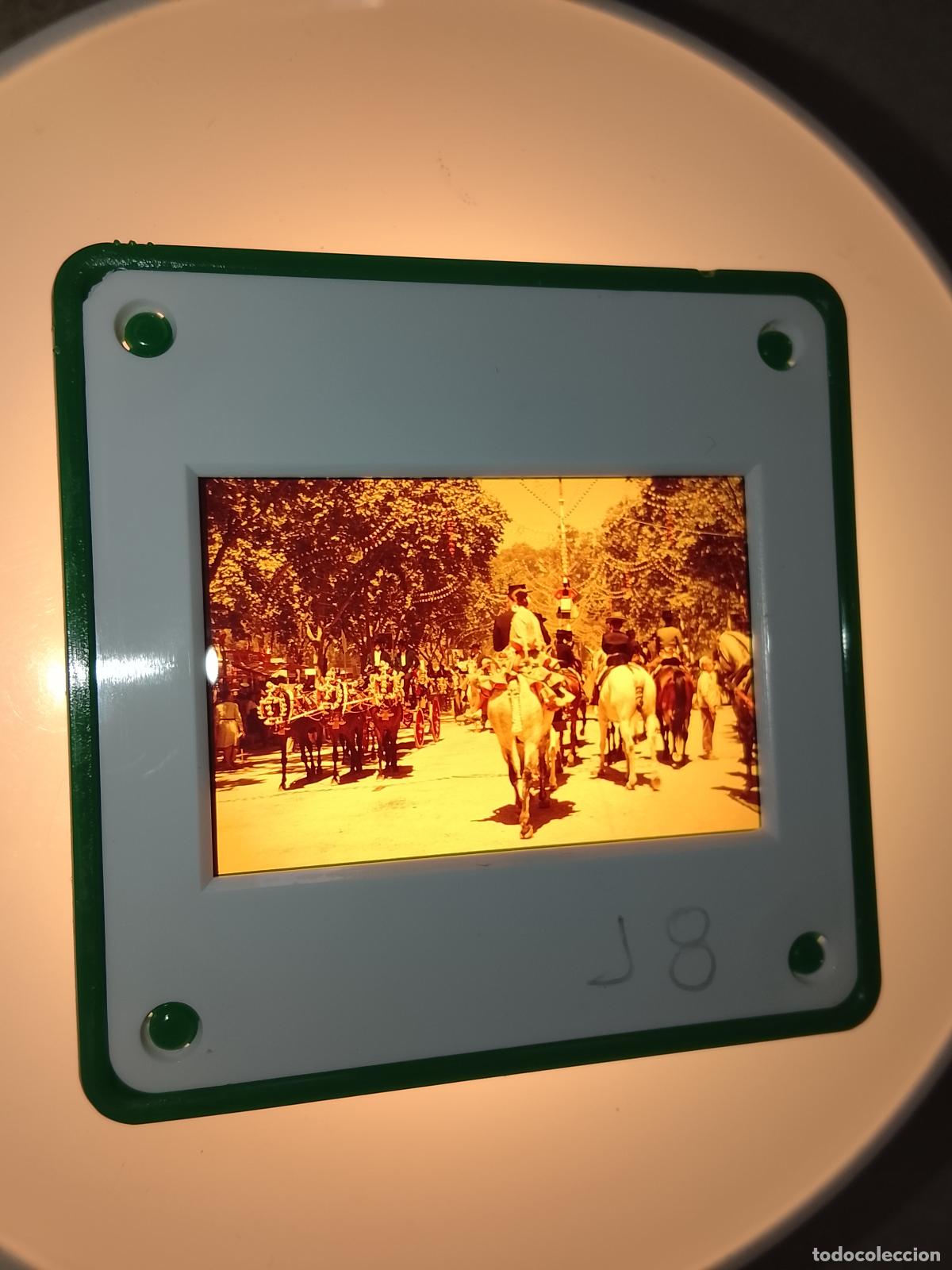 Fotograf&iacute;a antigua: DIAPOSITIVA A&Ntilde;OS 60 / 70 FERIA DEL CABALLO JEREZ DE LA FRONTERA CADIZ COCHES CABALLO PASEO CARRUAJE