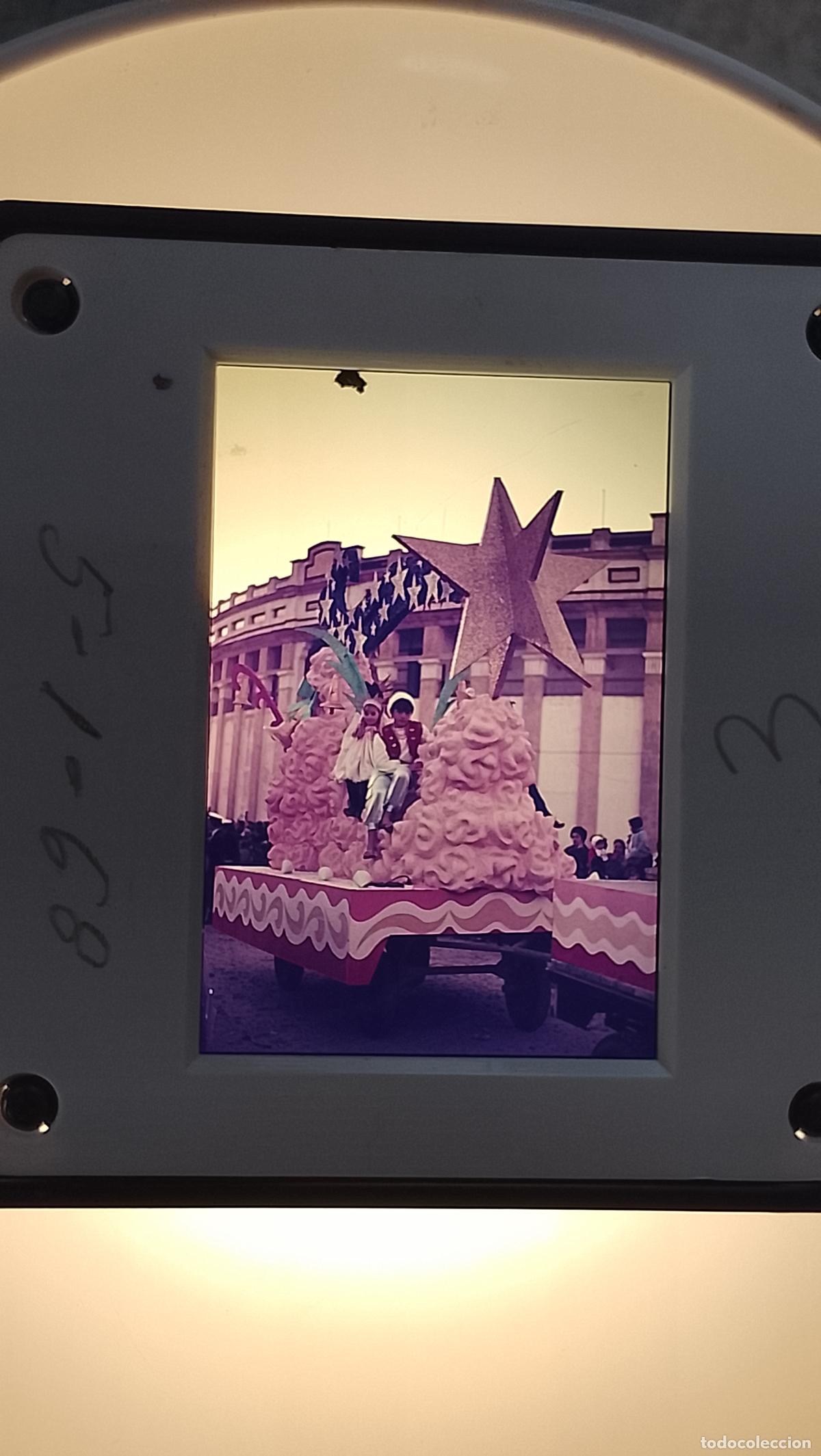 Fotograf&iacute;a antigua: DIAPOSITIVA A&Ntilde;O 1968 CABALGATA DE REYES MAGOS EN CADIZ CARROZAS