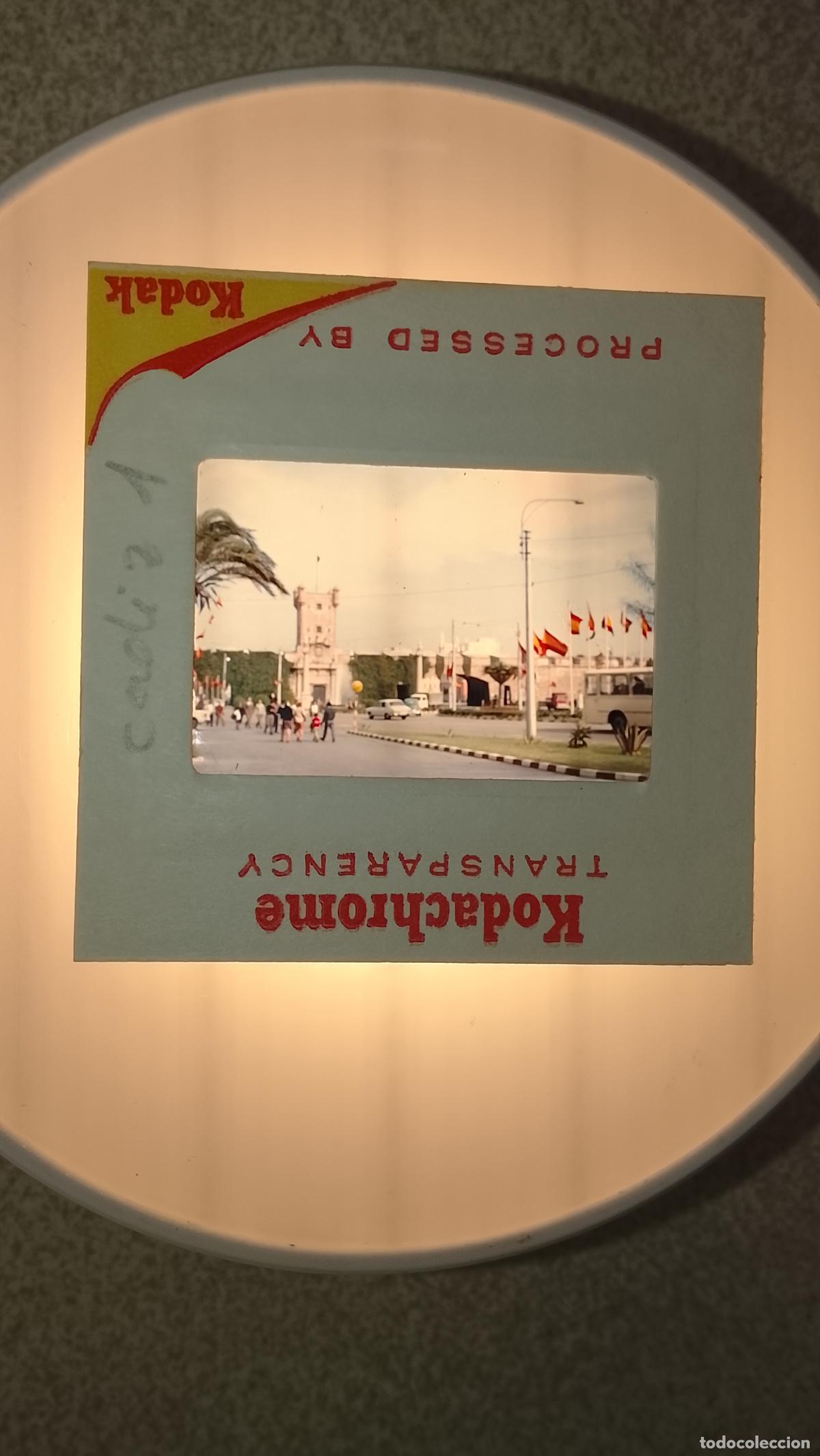 Fotograf&iacute;a antigua: DIAPOSITIVA A&Ntilde;O 1970 puertas de tierra cadiz