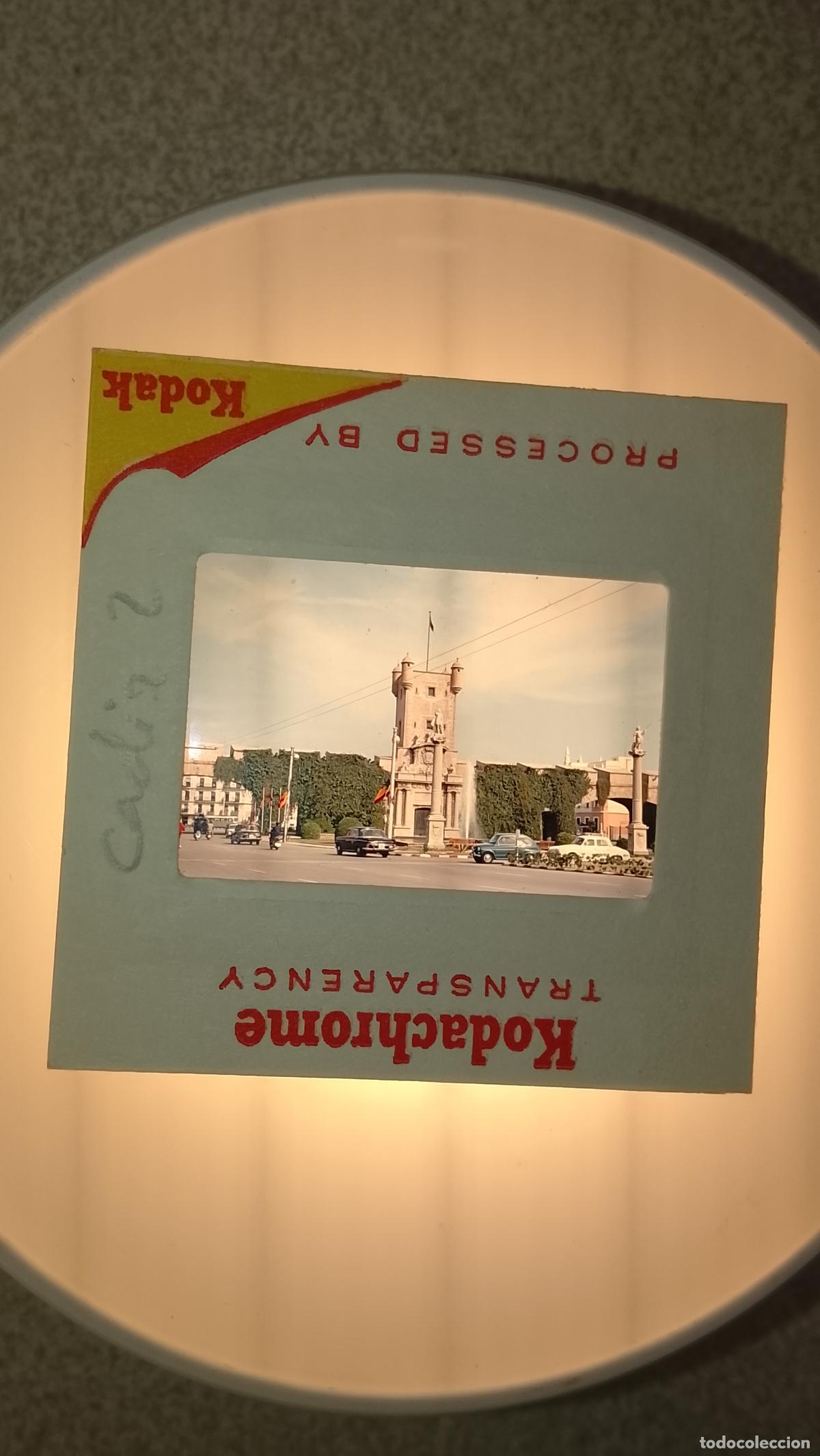 Fotograf&iacute;a antigua: DIAPOSITIVA A&Ntilde;O 1970 puertas de tierra cadiz