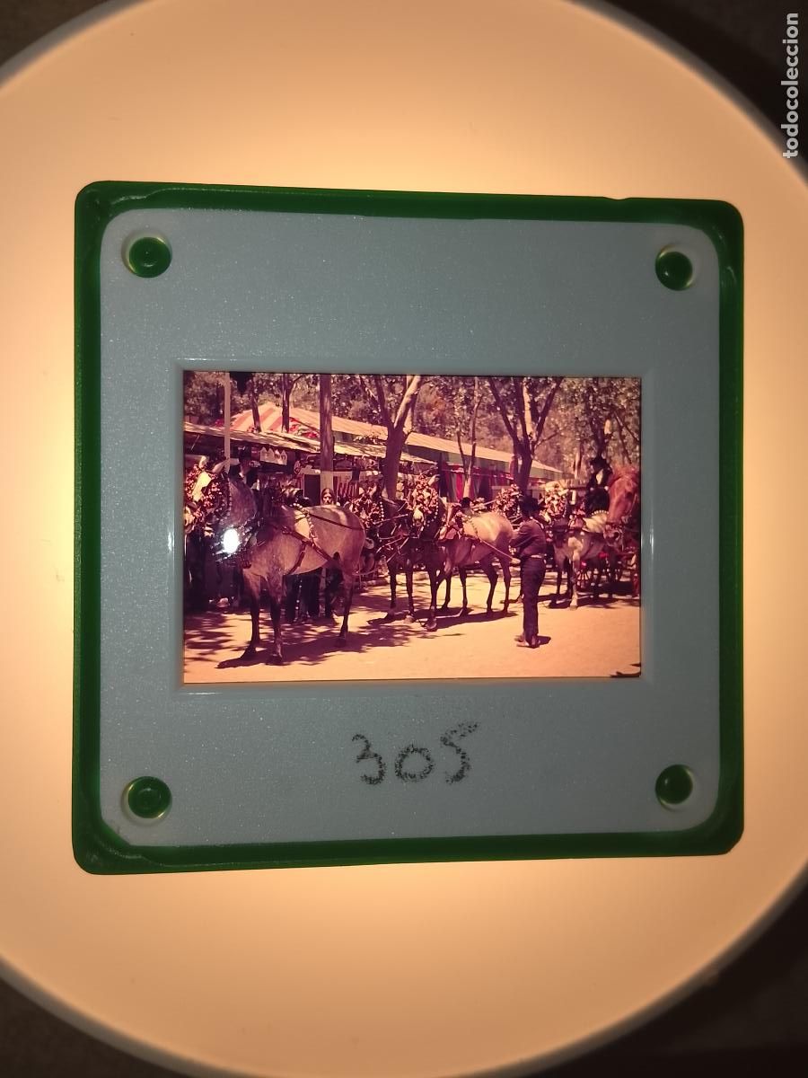 Fotograf&iacute;a antigua: DIAPOSITIVA A&Ntilde;Os 60s CADIZ JEREZ FERIA DEL CABALLO . RECINTO FERIAL COCHES DE CABALLOS
