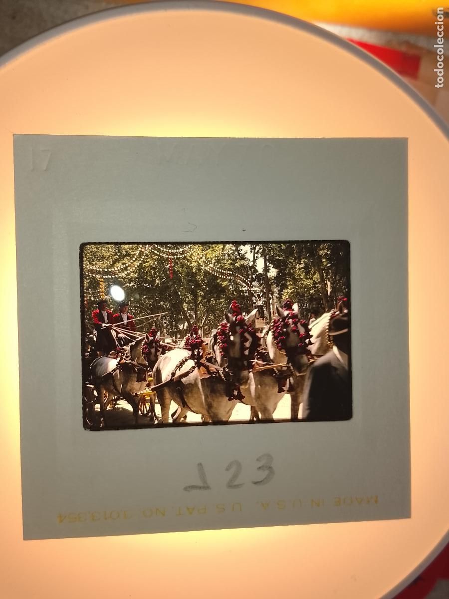 Fotograf&iacute;a antigua: DIAPOSITIVA A&Ntilde;O 1970 CADIZ JEREZ FERIA DEL CABALLO . RECINTO FERIAL COCHES DE CABALLOS