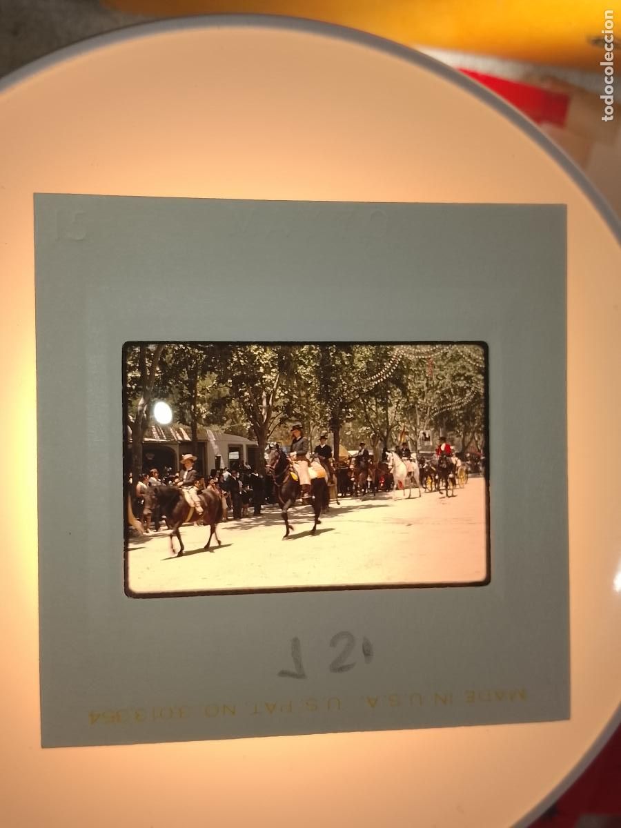 Fotograf&iacute;a antigua: DIAPOSITIVA A&Ntilde;O 1970 CADIZ JEREZ FERIA DEL CABALLO . RECINTO FERIAL COCHES DE CABALLOS
