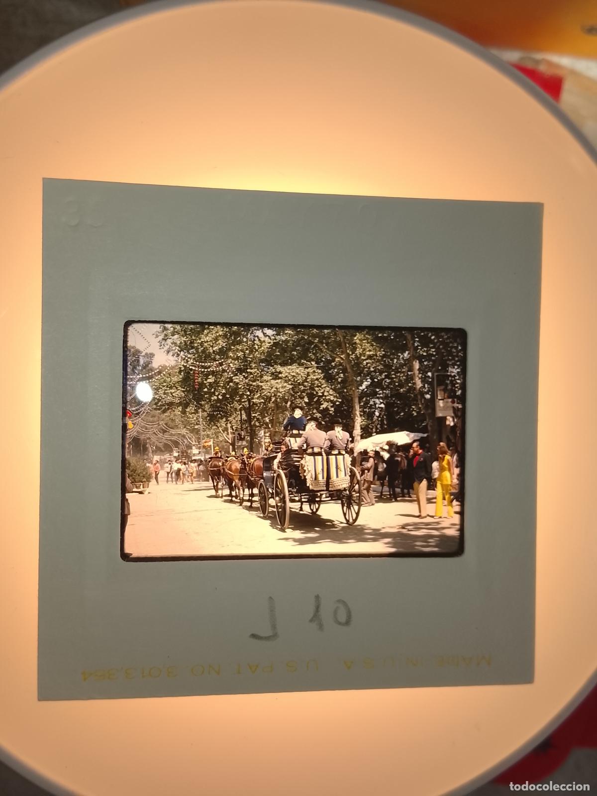 Fotograf&iacute;a antigua: DIAPOSITIVA A&Ntilde;O 1970 CADIZ JEREZ FERIA DEL CABALLO . RECINTO FERIAL COCHES DE CABALLOS