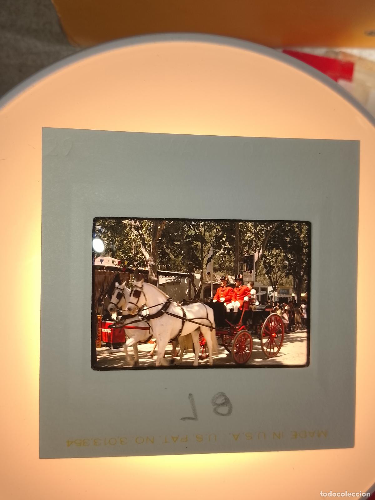 Fotograf&iacute;a antigua: DIAPOSITIVA A&Ntilde;O 1970 CADIZ JEREZ FERIA DEL CABALLO . RECINTO FERIAL COCHES DE CABALLOS