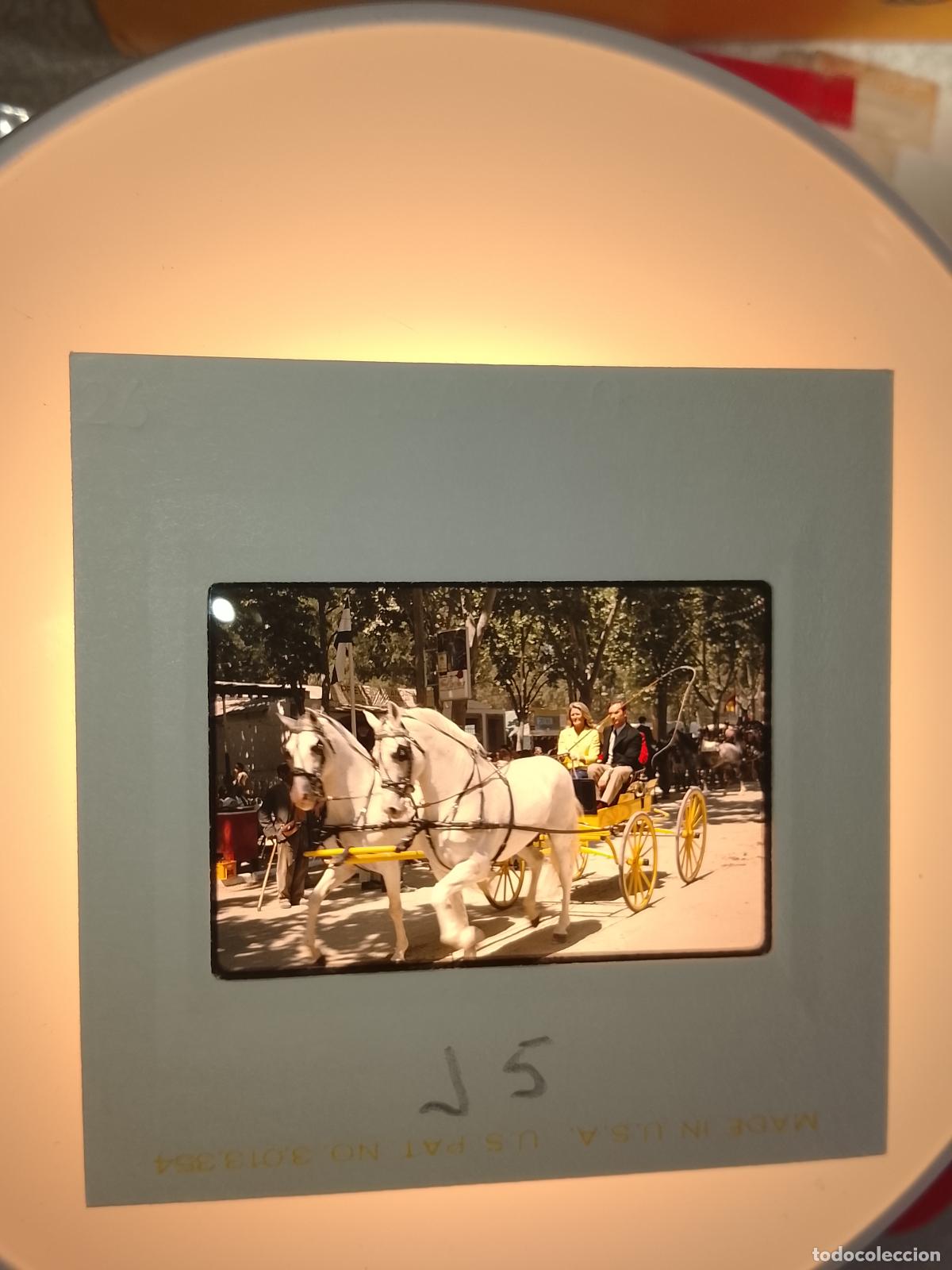 Fotograf&iacute;a antigua: DIAPOSITIVA A&Ntilde;O 1970 CADIZ JEREZ FERIA DEL CABALLO . RECINTO FERIAL COCHES DE CABALLOS