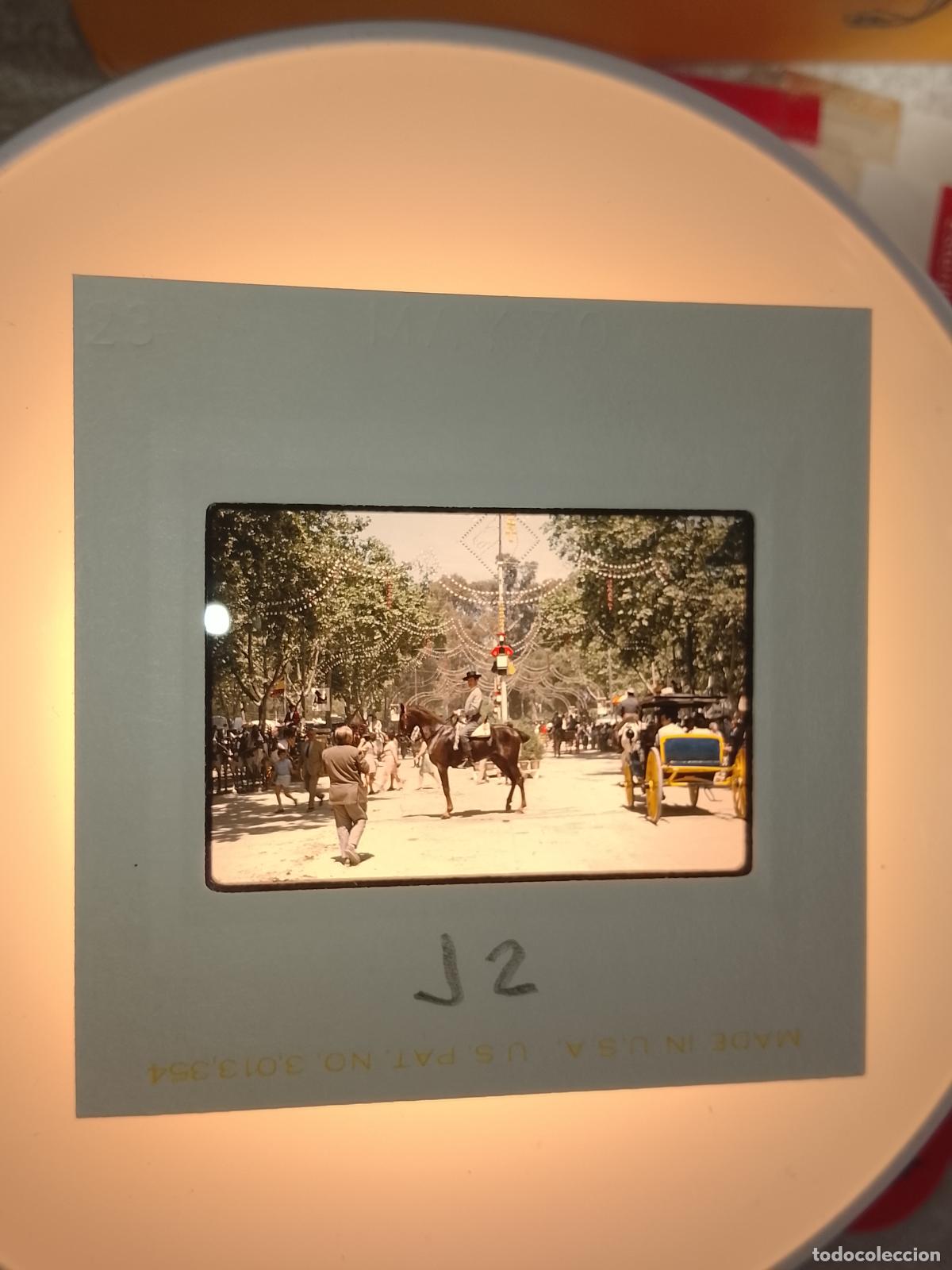 Fotograf&iacute;a antigua: DIAPOSITIVA A&Ntilde;O 1970 CADIZ JEREZ FERIA DEL CABALLO . RECINTO FERIAL COCHES DE CABALLOS
