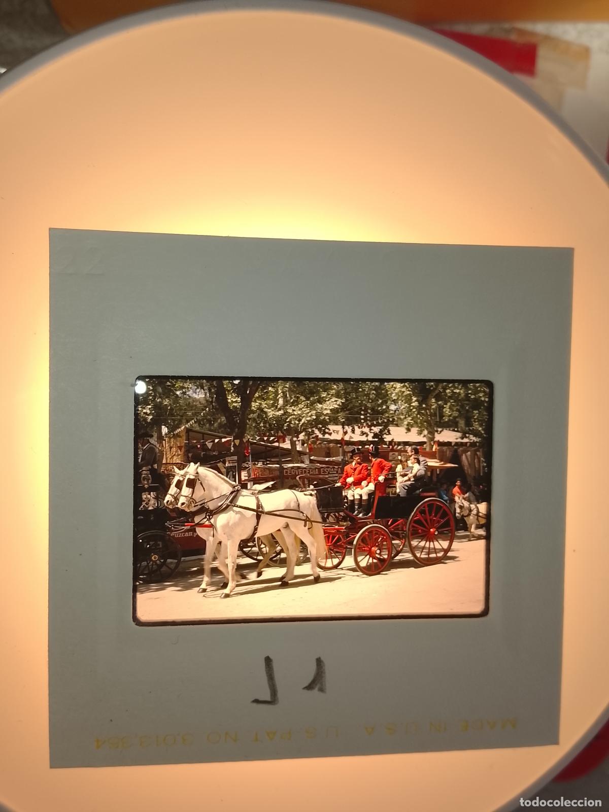 Fotograf&iacute;a antigua: DIAPOSITIVA A&Ntilde;O 1970 CADIZ JEREZ FERIA DEL CABALLO . RECINTO FERIAL COCHES DE CABALLOS
