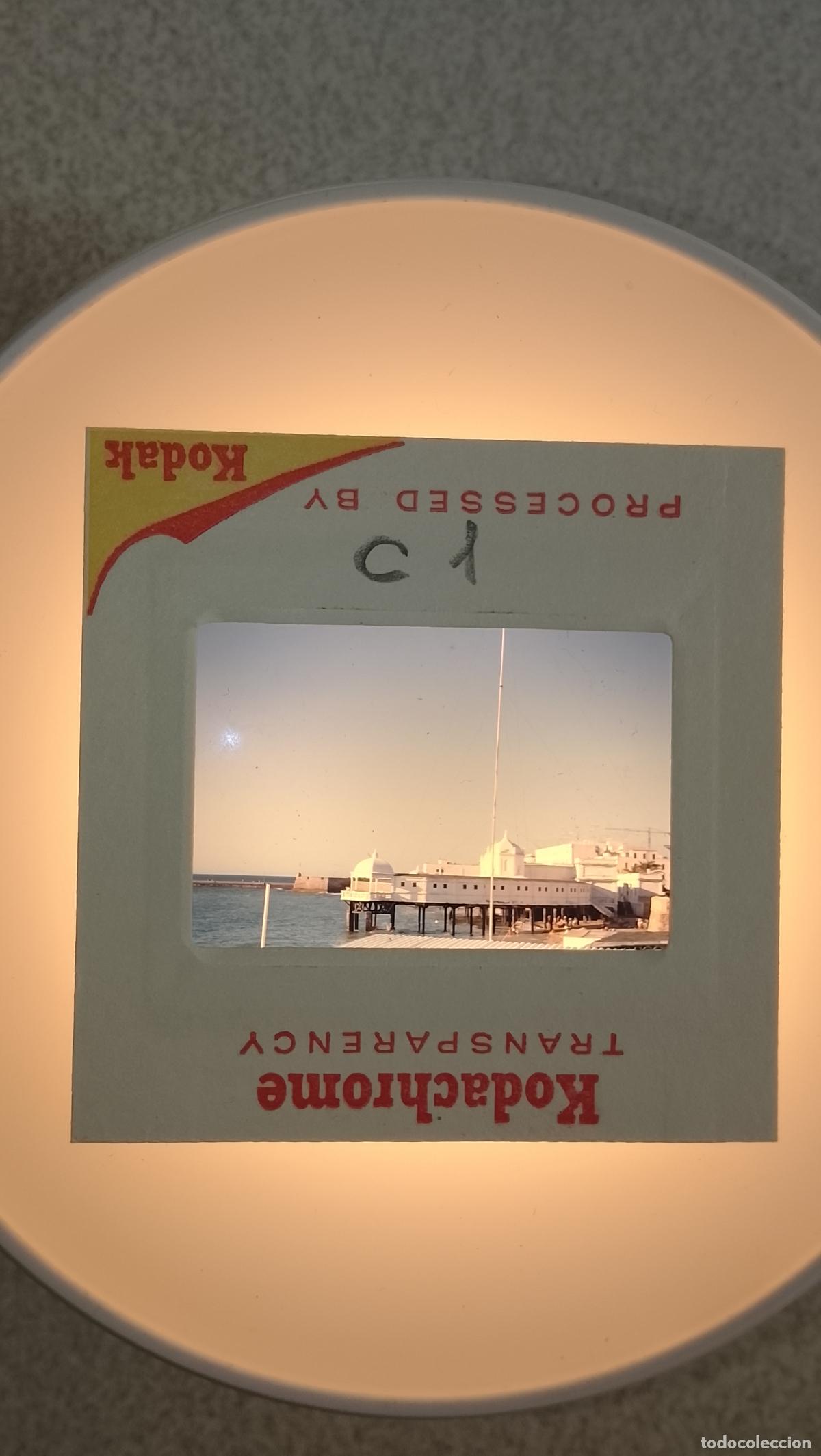 Fotograf&iacute;a antigua: DIAPOSITIVA A&Ntilde;O 1969 CADIZ PLAYA DE LA CALETA BALNEARIO