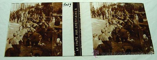 Fotografia antica: ANTIGUA FOTOGRAFIA ESTEREOSCOPICA DE CRISTAL - ESTEREOCOPIA - LA SOUPE AUX AMERICAINS - MILITARY - M