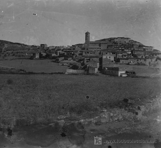 Antique Photography: Pueblo. Vista general de un pueblo. Lugar sin identificar. Circa 1920.