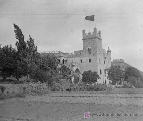 Fotografia antica: Castillo. Casa pairal. Bandera. Interesante foto de paisaje. Circa 1925