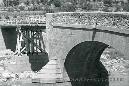 Fotografia antica: FOTO ESTEREOSCOPICA CRISTAL 60X130 PUENTE DESTRUIDO EN REPARACION A&Ntilde;O 1947