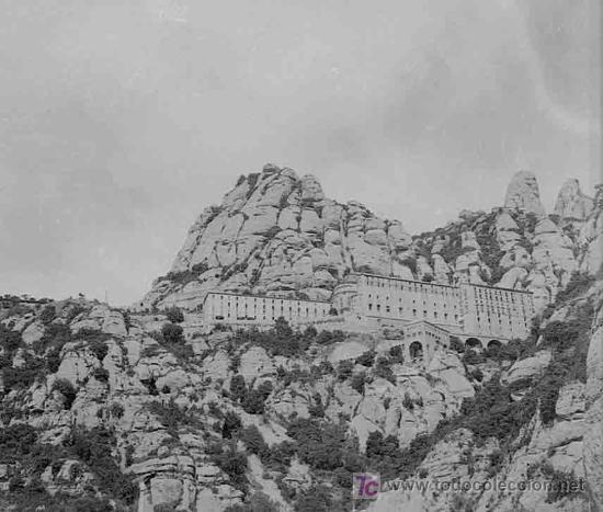 Fotografia antica: Montserrat. Monta&ntilde;a y monasterio. Circa 1925