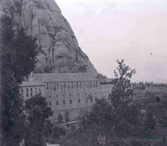 Fotografia antica: Montserrat. Cl&aacute;sica y preciosa vista del monasterio. circa 1910