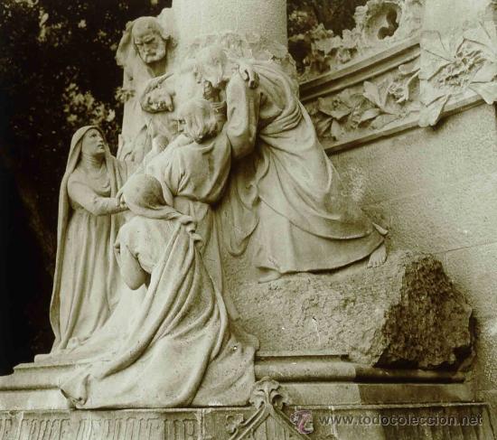 Fotografia antica: Montserrat. Via Crucis. Precioso grupo escultorico desaparecido durante la guerra civil. c.1913