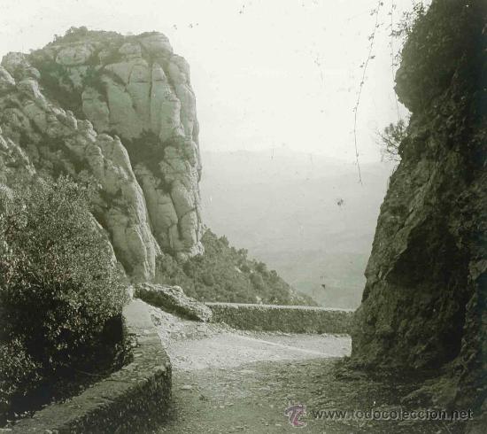 Photographie ancienne: Montserrat. Cam&iacute; de la cova. Impresionante y bell&iacute;sima vista. c.1913