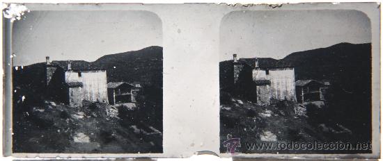 Fotografia antiga: NUMULITE CRI003 Cristal estereosc&oacute;pico Masia Casa antigua lugar desconocido
