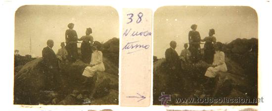 Fotografia antiga: NUMULITE CRI016 Cristal Estereosc&oacute;pico Imagen de montserrat ? Se&ntilde;ora se&ntilde;or de &eacute;poca animada