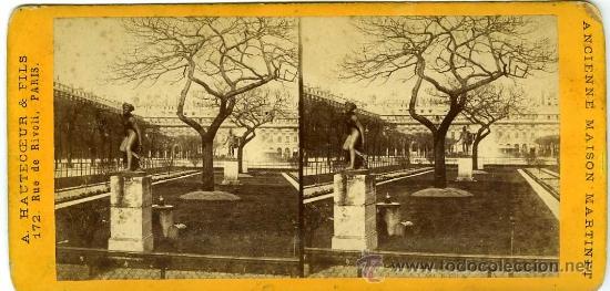 Fotografia antiga: VISTA ESTEROSCOPICA PARIS FRANCIA SIGLO XIX JARDIN PALACIO REAL